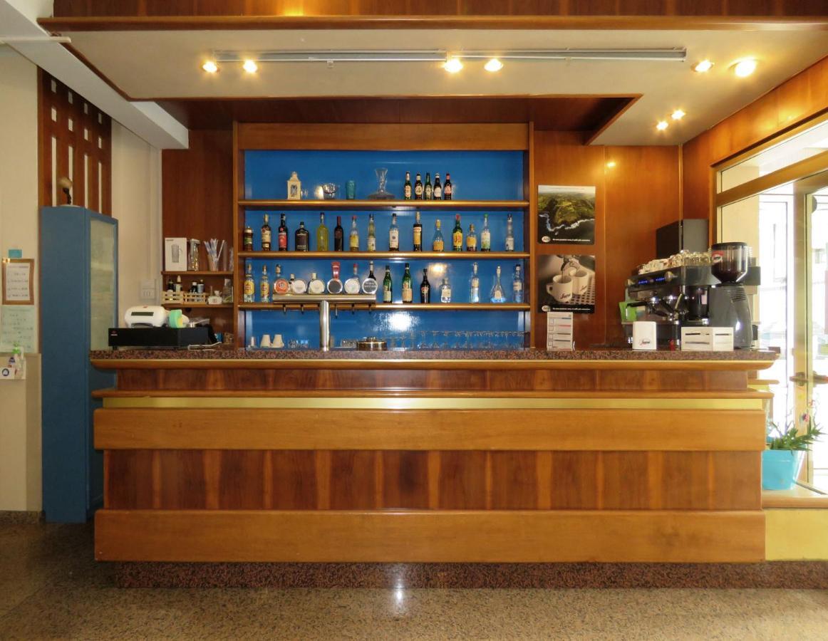 Hotel Saturno ลิโดดิเยโซโล ภายนอก รูปภาพ