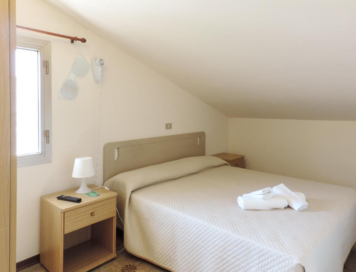 Hotel Saturno ลิโดดิเยโซโล ภายนอก รูปภาพ