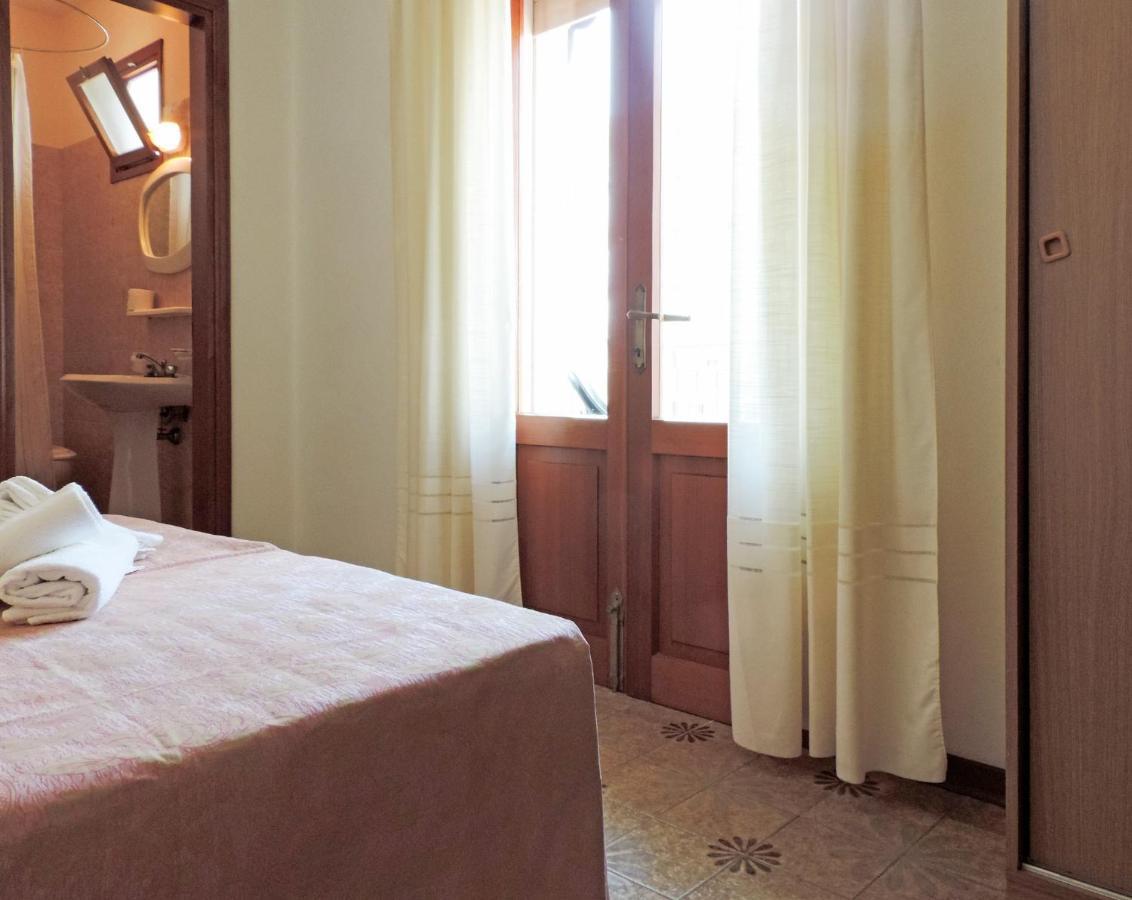 Hotel Saturno ลิโดดิเยโซโล ภายนอก รูปภาพ
