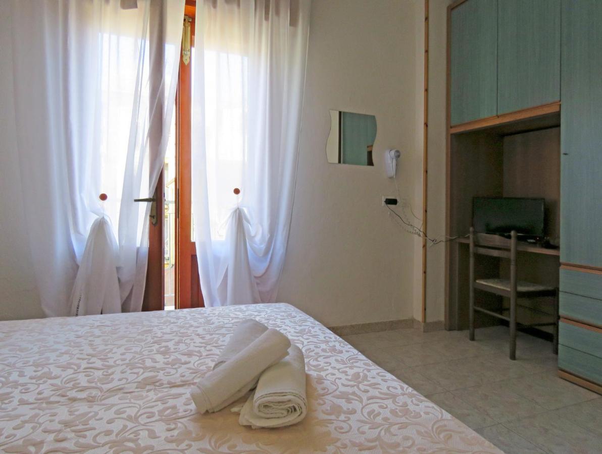 Hotel Saturno ลิโดดิเยโซโล ภายนอก รูปภาพ